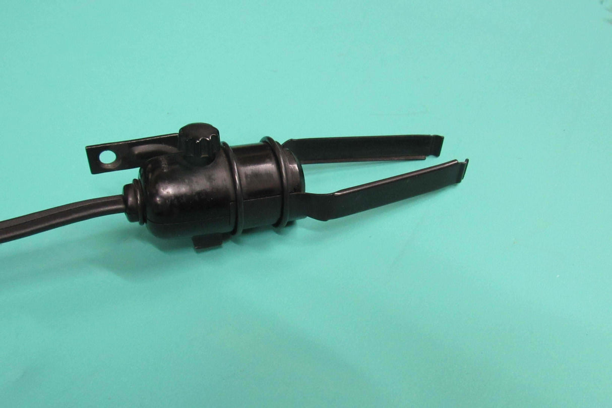 Original Light Socket & Switch - Fits Model Model 206, 306, 319 - Central Michigan Sewing Supplies