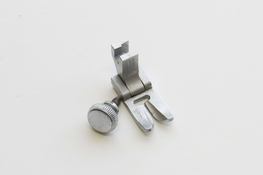 Original ZigZag Foot & Thumb Screw - Singer Part # 105068
