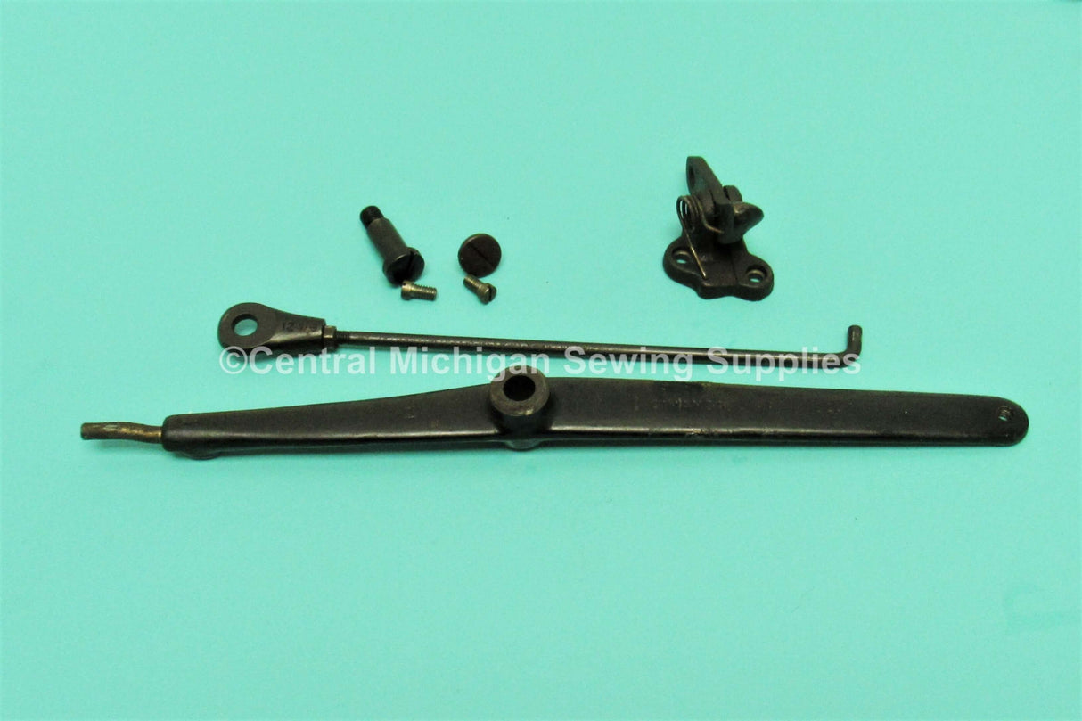 Vintage Original Singer Industrial Sewing Machine Model 31-15 Knee Lift linkage - Central Michigan Sewing Supplies