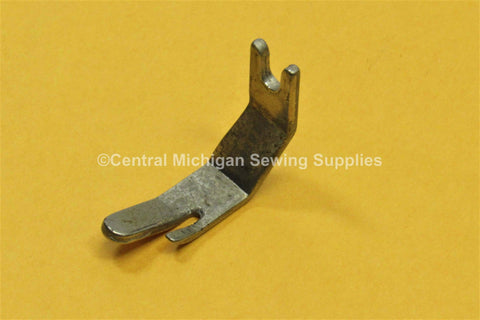 Vintage Original Singer Back Clamping Straight Stitch Foot Fits Model 66-1 - Central Michigan Sewing Supplies